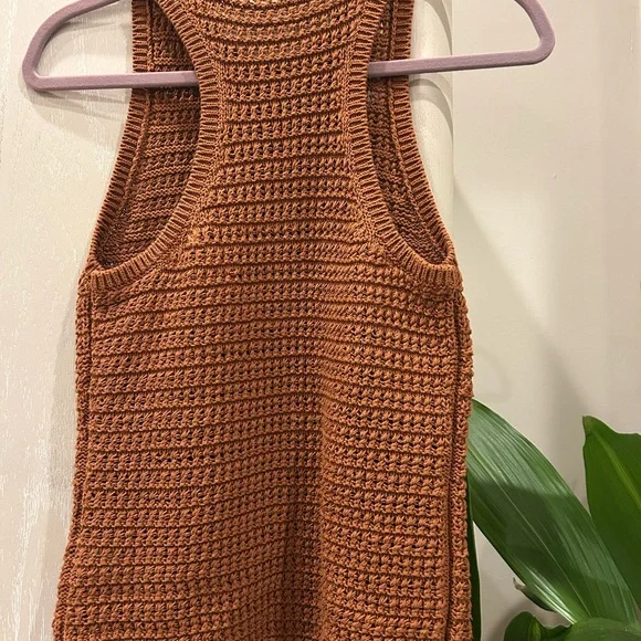 Madewell Crochet-Knit Crewneck Sweater Tank - Picture 4 of 5